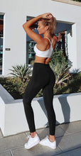 Load image into Gallery viewer, Black pocket leggings tummy control
